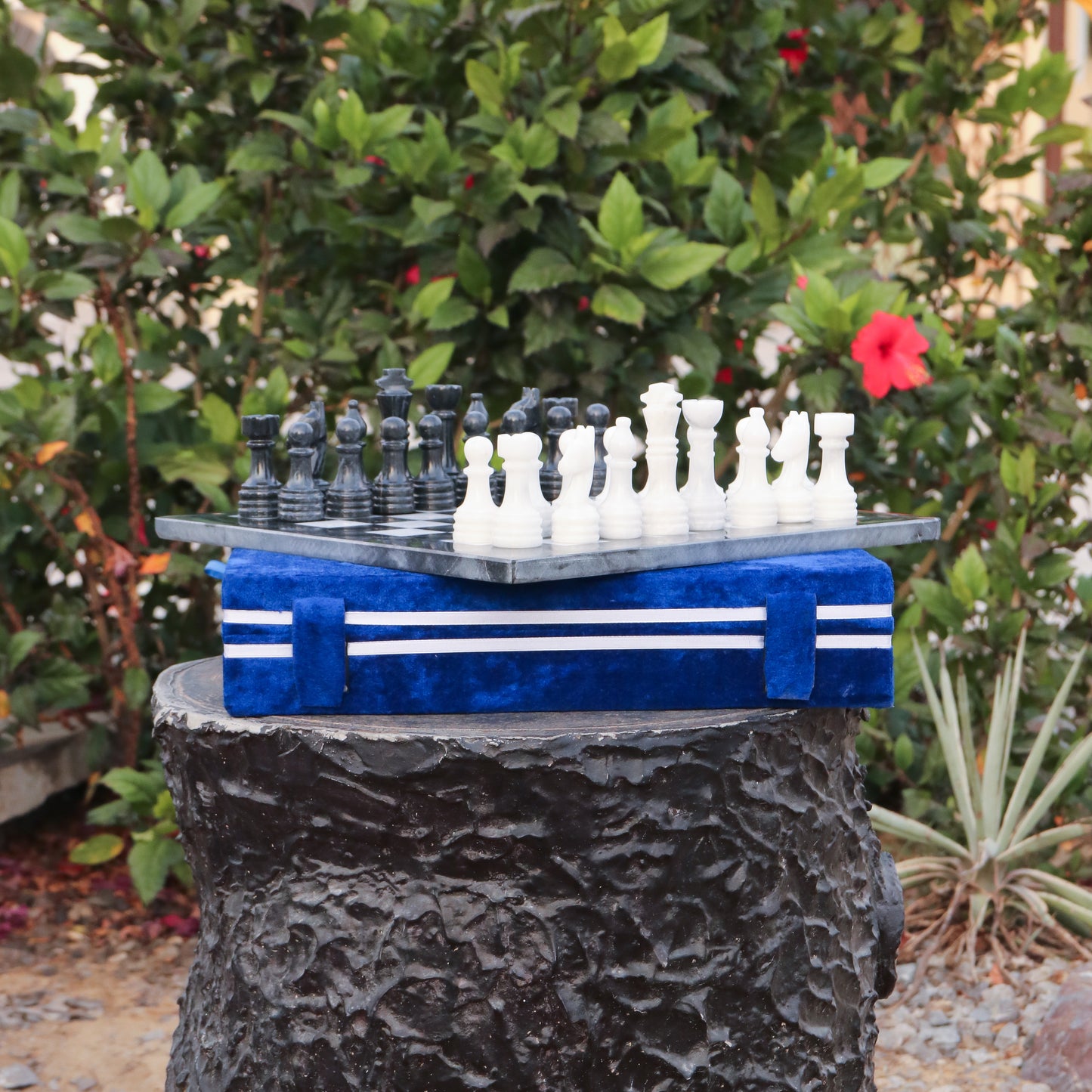 Elegant Onyx Marble Chess Set – Handcrafted Luxury Game Board - Black & White